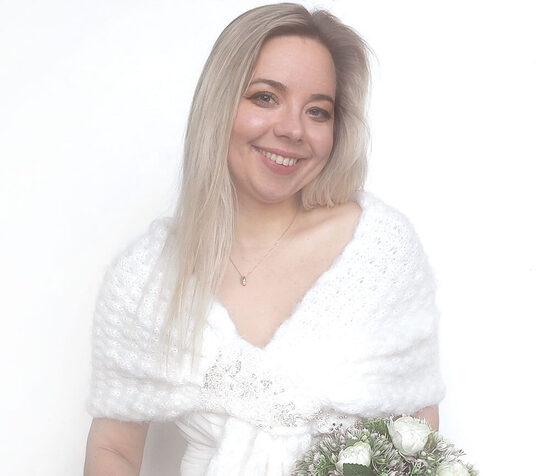 Weicher weißer gestrickter Brautschal für die Hochzeit, gestrickter Hochzeitsschal, Code VW2