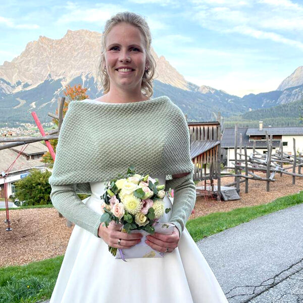 gestricktes Bolerojäckchen für Winterhochzeit