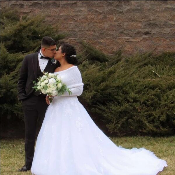 pull de mariée blanc, boléro tricoté blanc