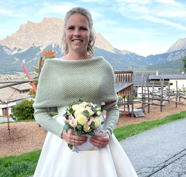 gestricktes Bolerojäckchen für Winterhochzeit