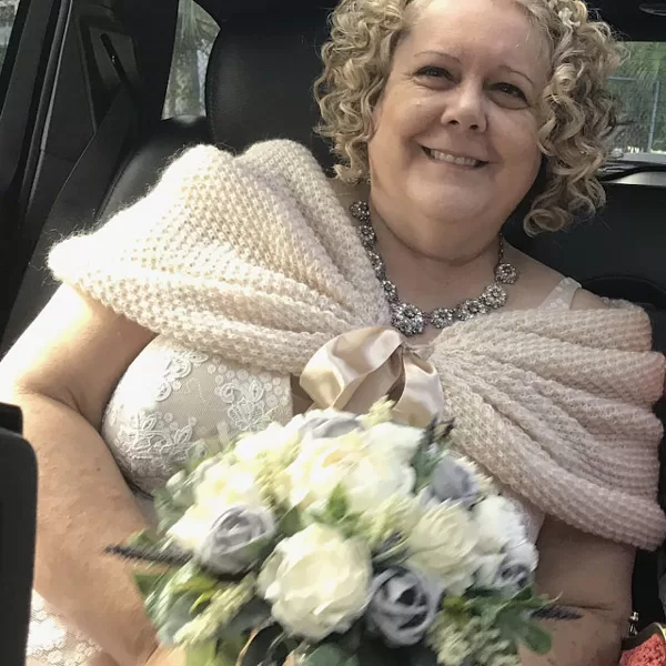 creme stole for bride